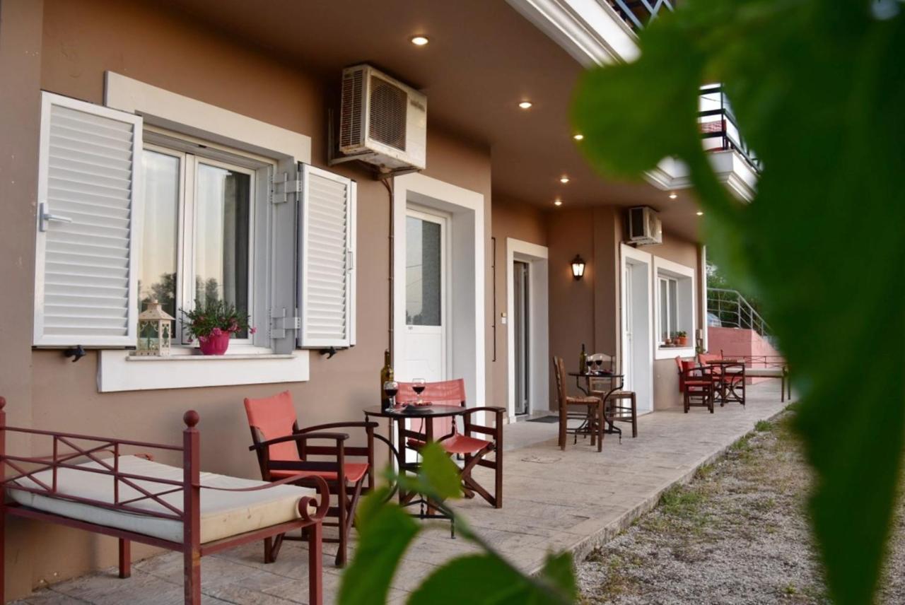 Anemomylos Apartments Lixouri Exterior foto