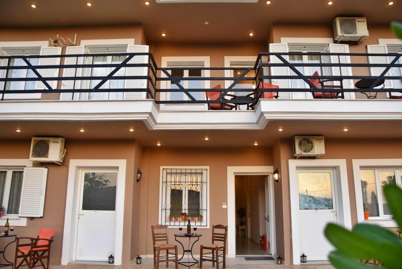 Anemomylos Apartments Lixouri Exterior foto