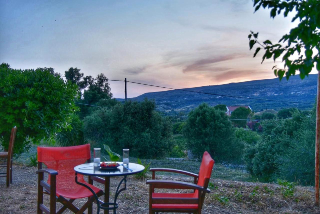 Anemomylos Apartments Lixouri Exterior foto